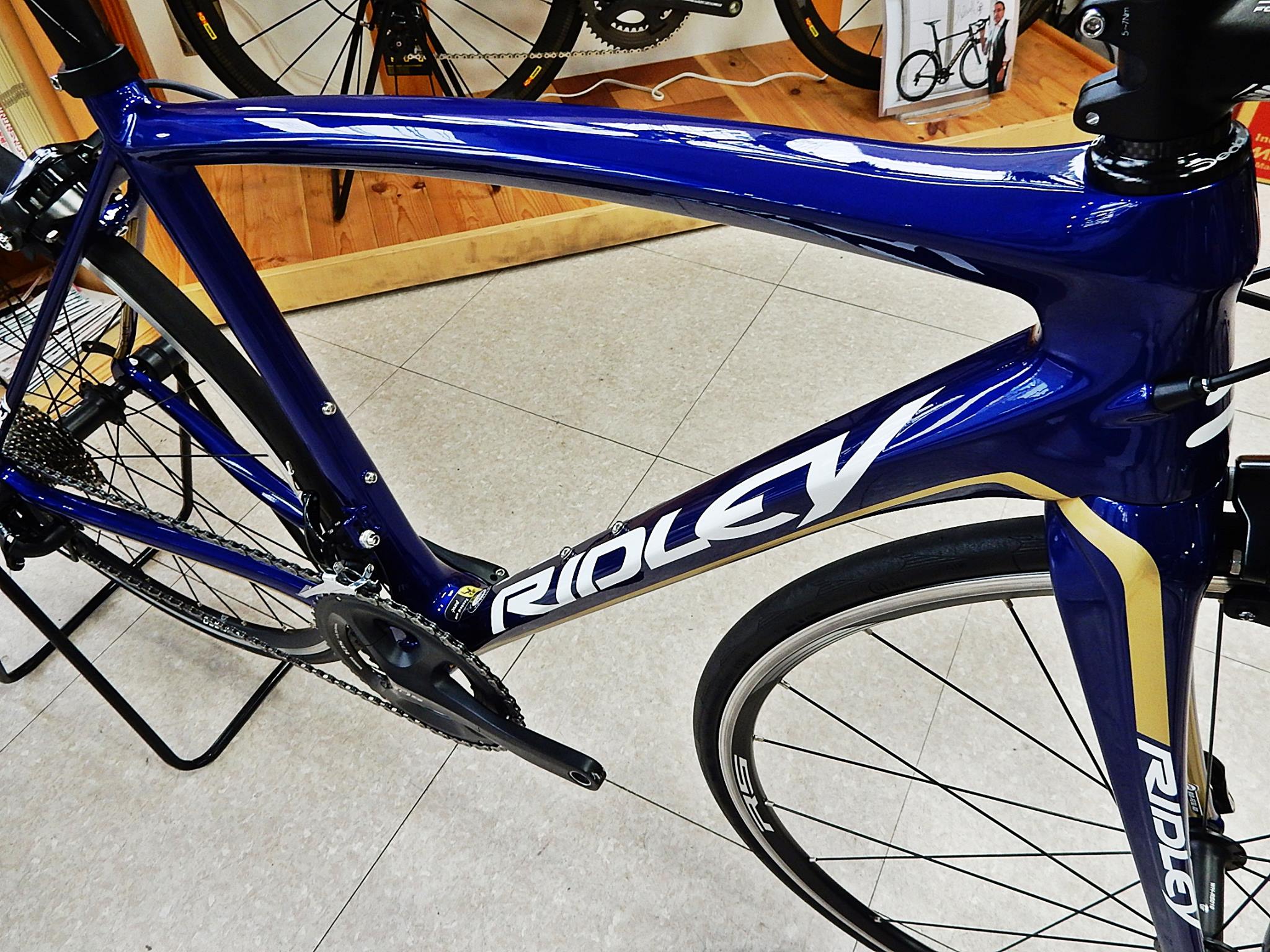 黒 桜古典 RIDLEY FENIX AL Flandrien 2015モデル ロードバイク